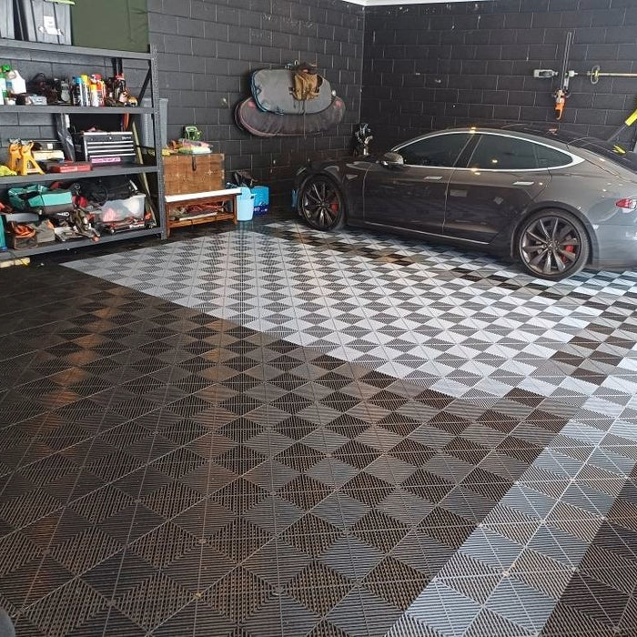 Garage Tile - <b>WHITE</b> - Interlocking Polypropylene Flooring | DECKO <b>DURANTE</b> (400x400x18 mm tile)
