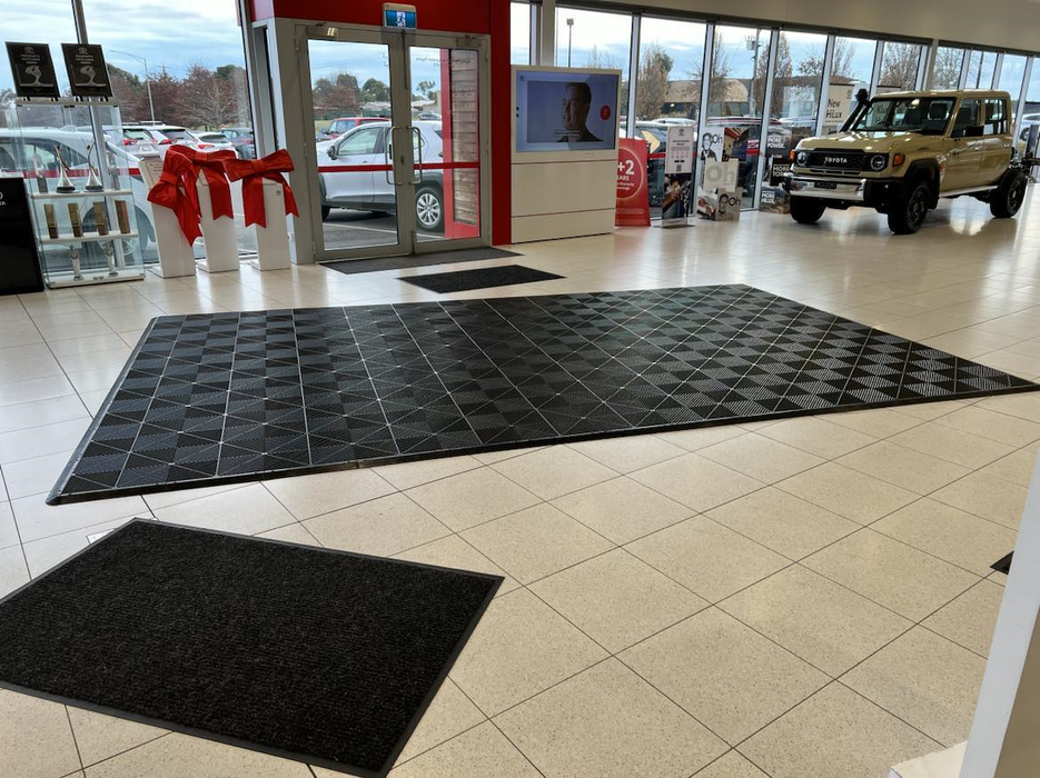 Garage Tile - <b>BLACK</b> - Interlocking Polypropylene Flooring | DECKO <b>DURANTE</b> (400x400x18 mm tile)