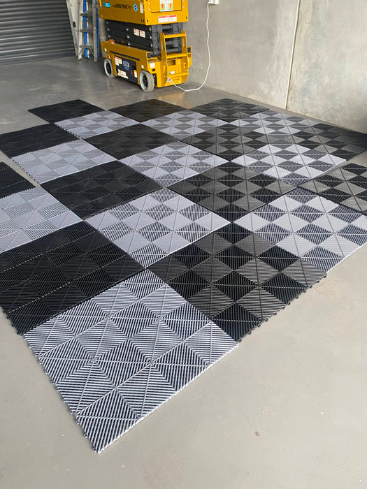 Garage Tile - <b>WHITE</b> - Interlocking Polypropylene Flooring | DECKO <b>DURANTE</b> (400x400x18 mm tile)