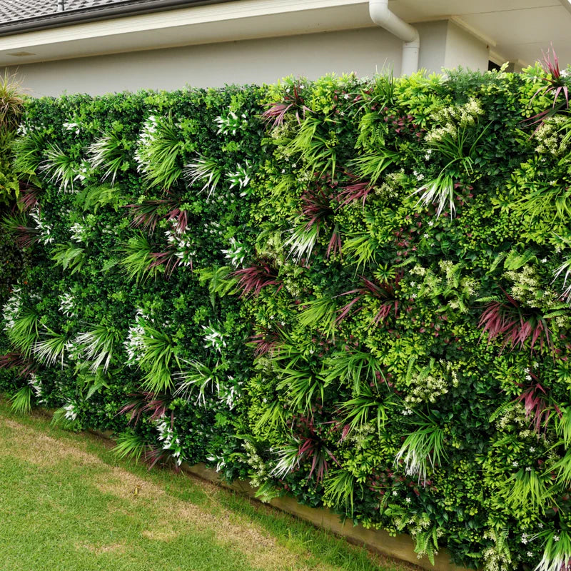 Balcony screen